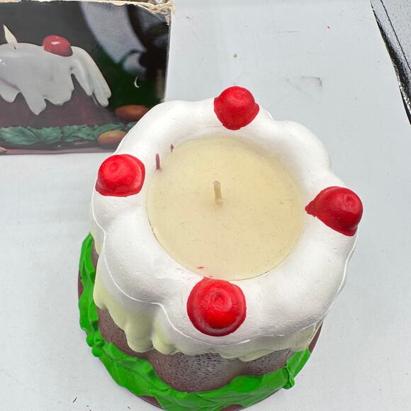 Vintage kitschy Vintage Avon Plum Pudding Frankincense & Myrrh shaped Candle - Picture 3 of 6